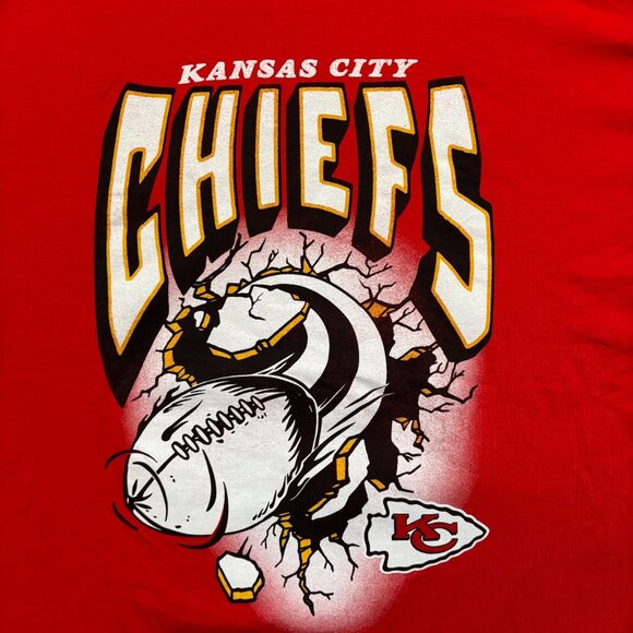 Kansas City Chiefs Spiral Throw Football T-Shirt Size XXL - Picture 2 of 4